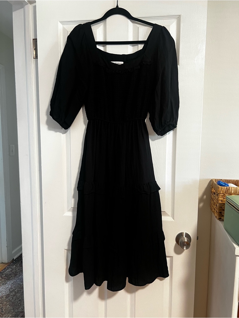 Carly Jean Los Angeles Black Puff-Sleeve Midi Dress
